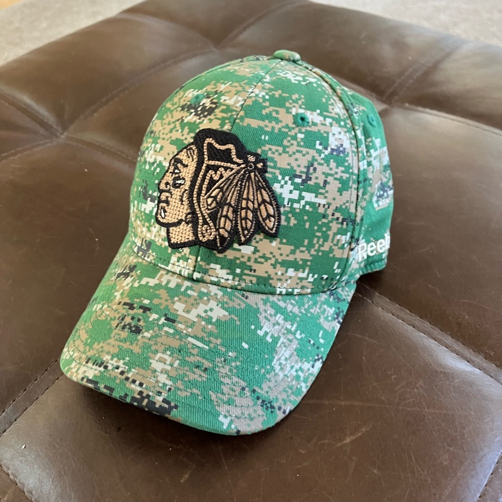 Chicago Blackhawks camo hat